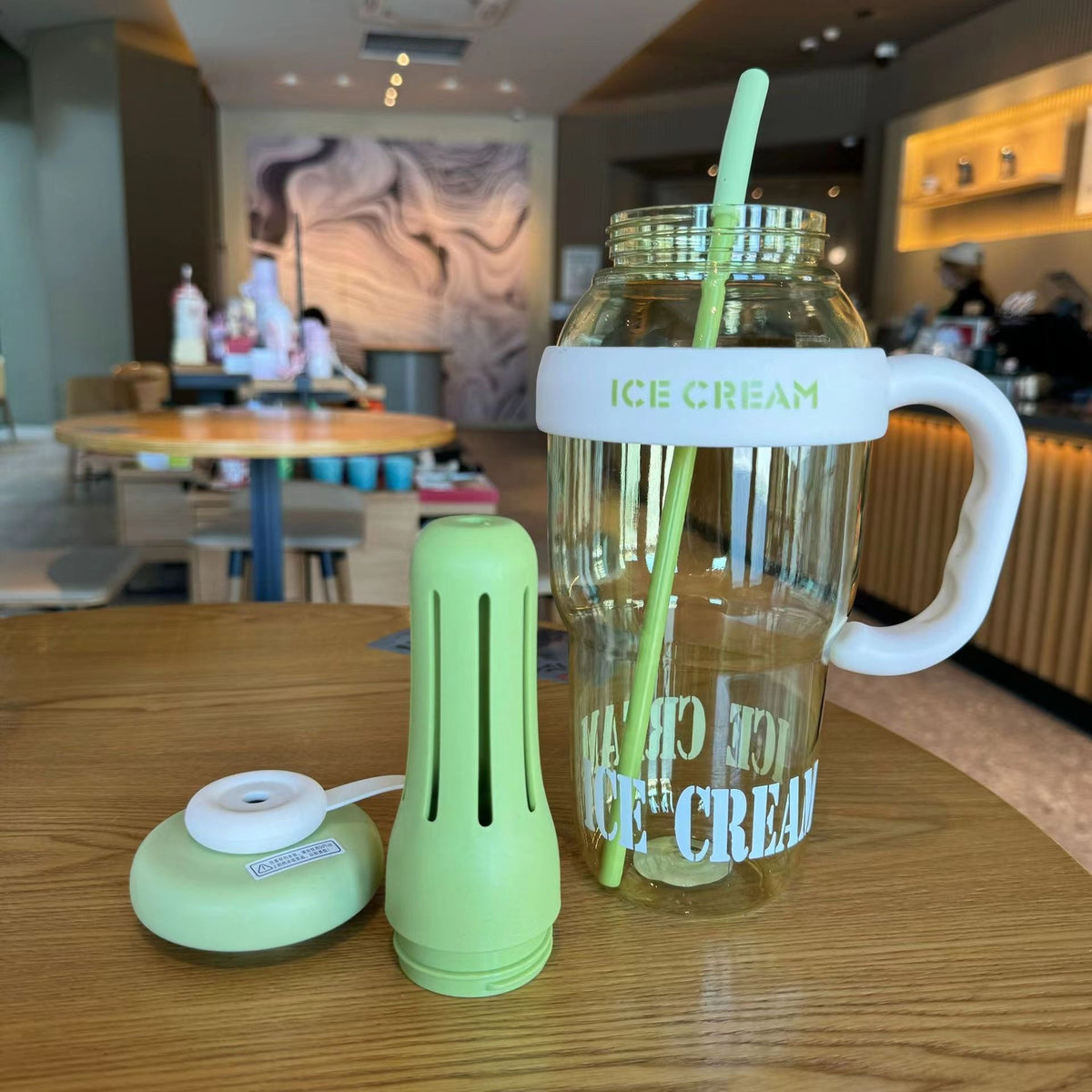 Plastic Water Bottle with Big Handle Transparent Party Cup for Girls Gift Cute Straw Large Capacity Plastic Milk Tea Cup